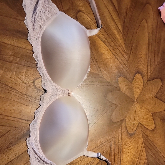 Victoria's Secret Cream Lace Bra - Picture 1 of 5